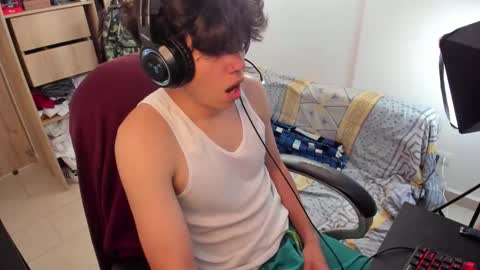 yurii_moody online show from October 19, 9:30 pm