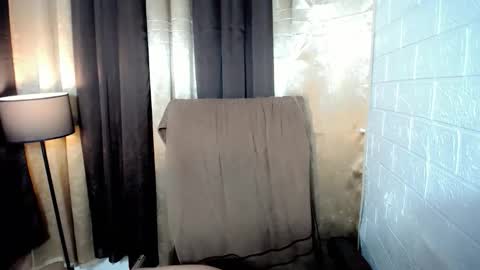 yuriyumixx_xoxo online show from November 8, 7:28 pm