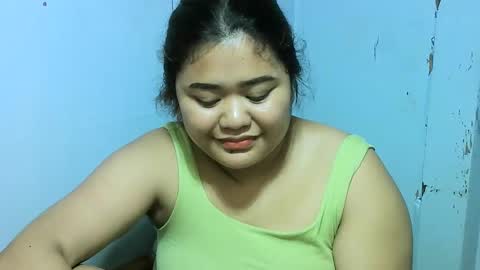 hi i am YvanVan online show from February 16, 1:58 am