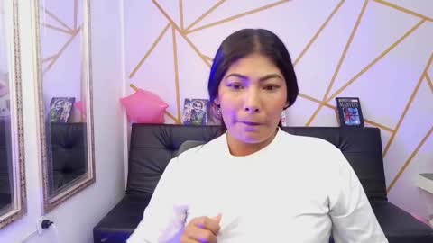 yvanna__smith online show from February 2, 4:53 am