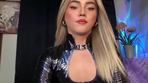 Miss Cali online show from October 22, 6:31 pm