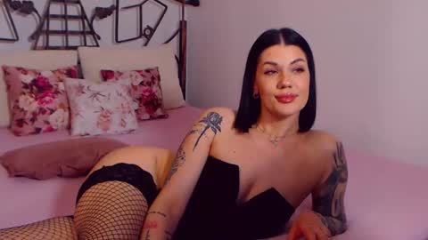 I V Y   online show from March 4, 10:07 pm