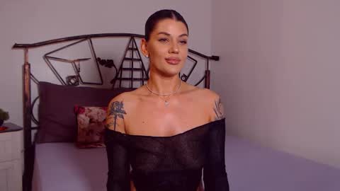 I V Y   online show from May 28, 8:51 pm