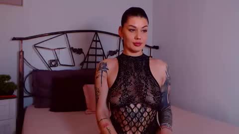 I V Y   online show from November 18, 8:56 pm