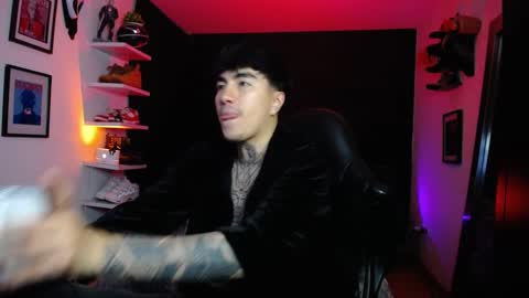 zac_muller1 online show from November 25, 7:07 am