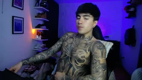 zac_muller1 online show from May 16, 7:27 am