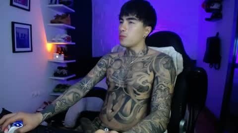 zac_muller1 online show from April 15, 3:43 am