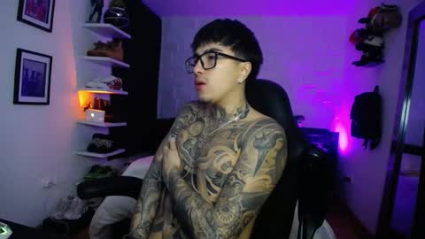 zac_muller1 online show from February 18, 8:36 am