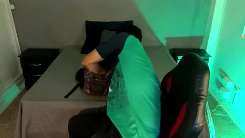 zack_isback online show from April 20, 7:28 pm