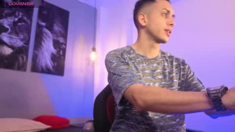 zack_isback online show from June 4, 8:48 pm
