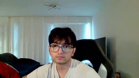 zac online show from December 3, 1:06 pm