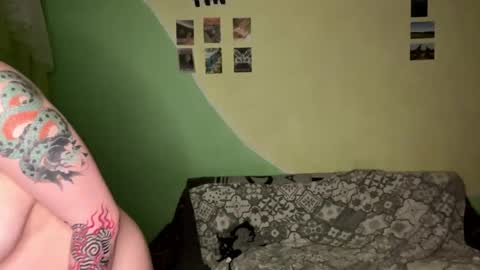 Mia online show from April 18, 7:58 pm