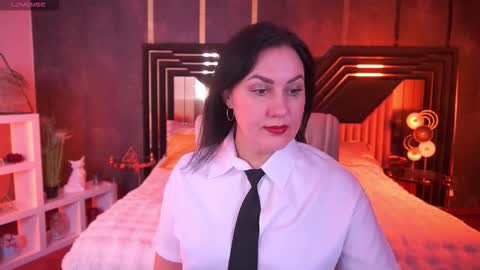 Zafiramoonn online show from December 15, 3:41 pm