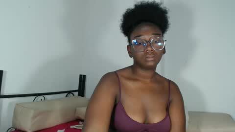 Snapshot of zahhysims chatting on February 19, 10:45 am zahhy online show from February 19, 10:45 am