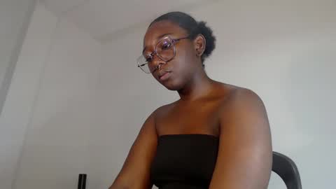 Snapshot of zahhysims chatting on February 21, 1:33 pm zahhy online show from February 21, 1:33 pm