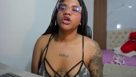 zahra_rose online show from December 18, 8:15 pm