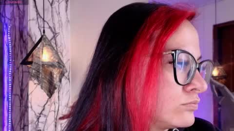   online show from March 11, 6:33 pm