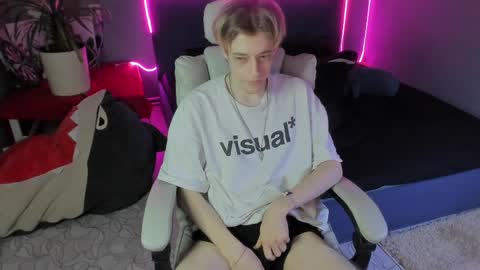 Kel online show from March 31, 7:58 pm