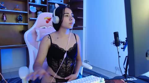 zara_vix online show from March 3, 2:28 pm