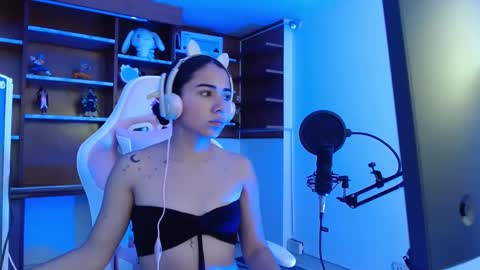 zara_vix online show from March 1, 1:18 pm