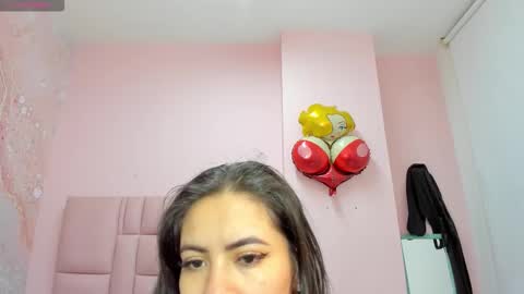 Snapshot of zarah_torres chatting on September 22, 11:20 pm Zarah  online show from September 22, 11:20 pm