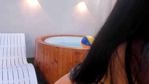 vanessa  online show from November 18, 9:07 pm