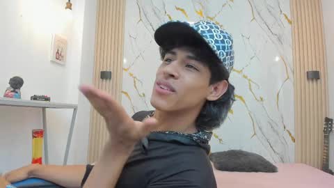 Zayn online show from April 10, 7:18 pm