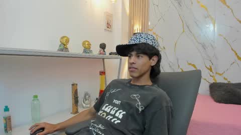 Zayn online show from April 5, 7:33 pm