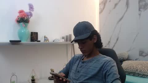 Zayn online show from April 9, 12:22 pm