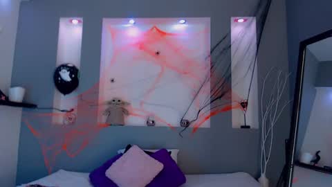 Karolyne online show from October 19, 1:49 pm