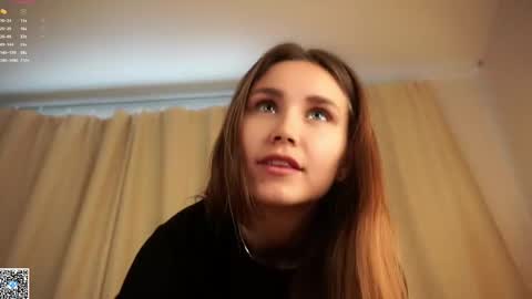 Emilia online show from October 4, 1:25 am