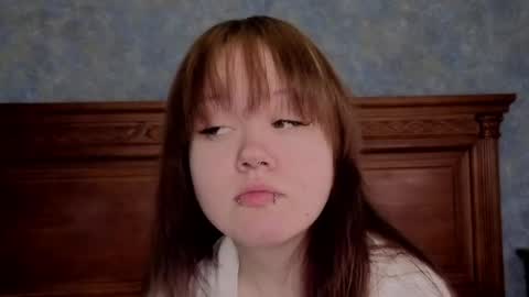 Emilia online show from May 29, 3:48 am