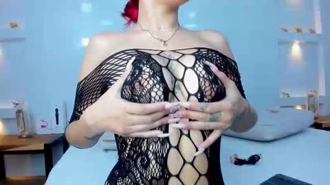 Zenda Evans online show from December 20, 5:03 am