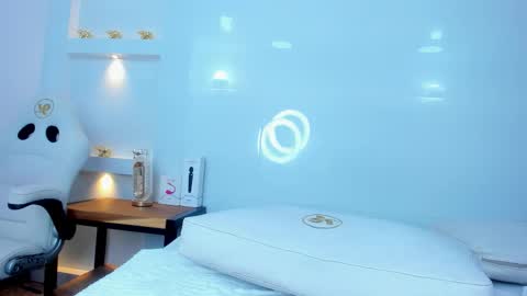 Zenda Evans online show from December 21, 5:14 am