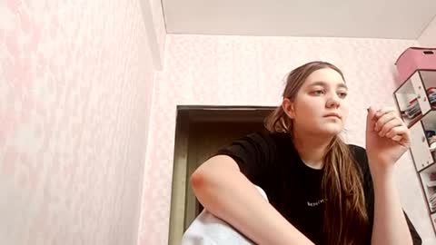 zeniabrossoit online show from April 1, 3:51 am