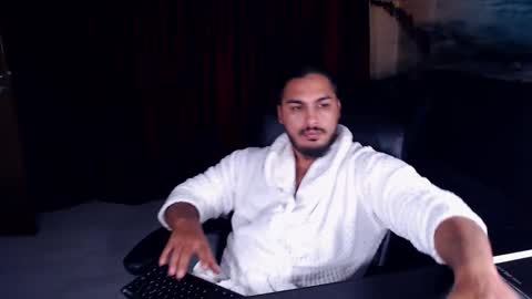 Snapshot of zenobaro chatting on October 10, 8:35 pm zenobaro online show from October 10, 8:35 pm