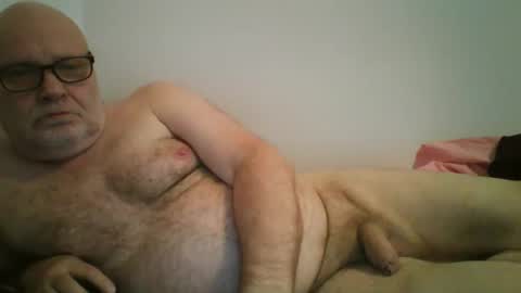Snapshot of zentaurus59 chatting on October 23, 9:22 am zentaurus59 online show from October 23, 9:22 am