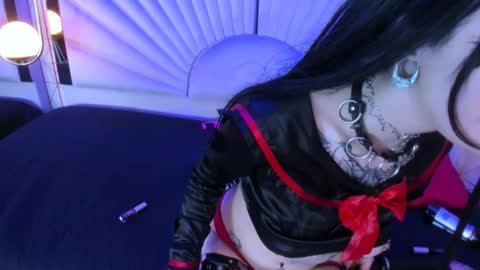    online show from February 20, 8:25 pm