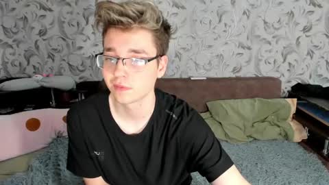 Ethan online show from May 31, 5:39 am