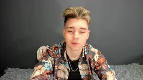 Ethan online show from April 21, 2:04 am