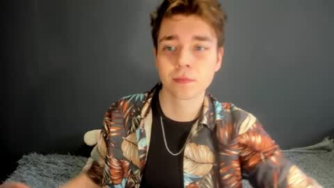 Ethan online show from April 19, 2:12 am