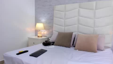 Snapshot of zeta_3 chatting on October 8, 3:45 am Sebas online show from October 8, 3:45 am