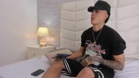 Snapshot of zeta_3 chatting on October 10, 5:02 am Sebas online show from October 10, 5:02 am