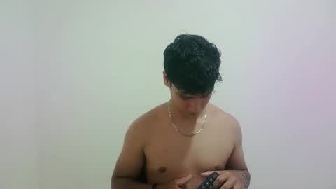 zeus_183 online show from September 20, 11:41 pm