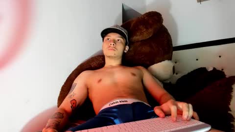 zeus online show from December 2, 9:13 pm