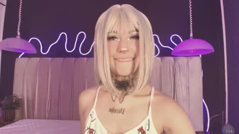 zhally_dee online show from March 20, 8:36 pm