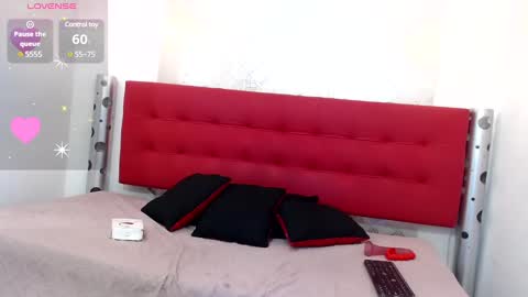 ZHAMIRA  ANDRES online show from March 9, 8:52 pm