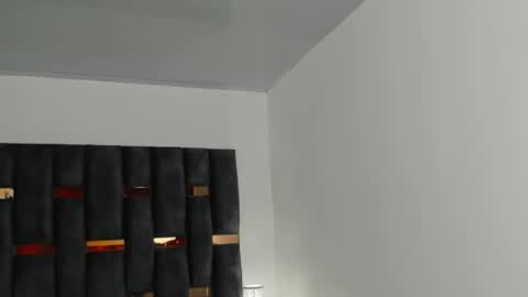 ziataylor online show from April 7, 9:50 pm