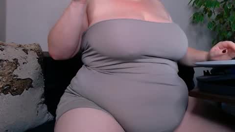 Snapshot of zinacorleone chatting on October 17, 8:02 pm zinacorleone online show from October 17, 8:02 pm