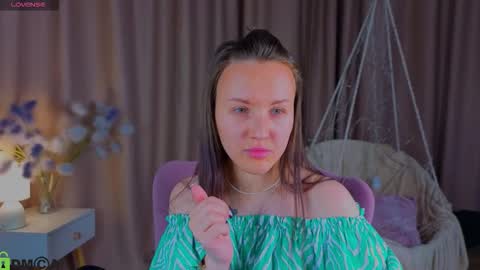 Zlata  Mon Tue Thu Fri Sun Sa GMT 3 0000pm - 0600pm  online show from October 4, 5:00 pm